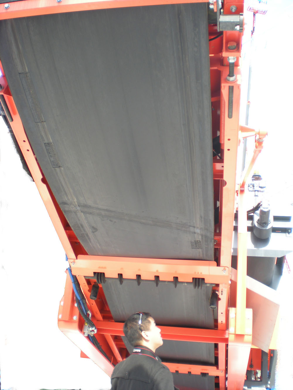 環形輸送帶發生斷裂如何進行接頭？該使用怎樣的方式接合？