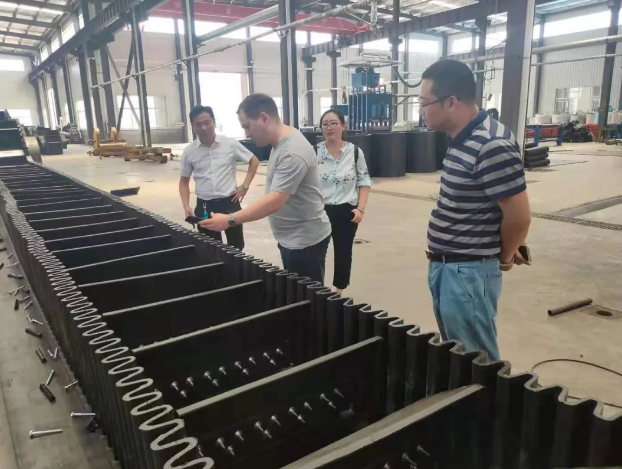 麻豆影院视频大傾角輸送帶生產現場