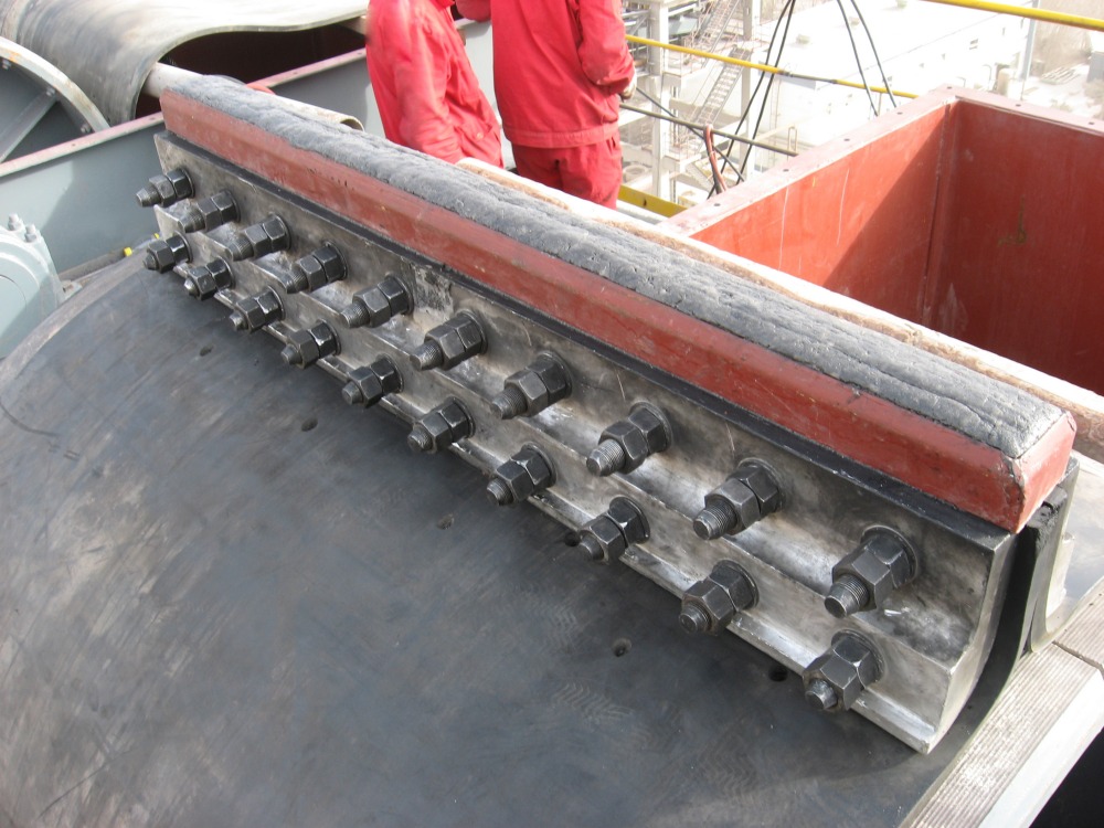 輸送帶廠家：什麽是鬥提機輸送帶？